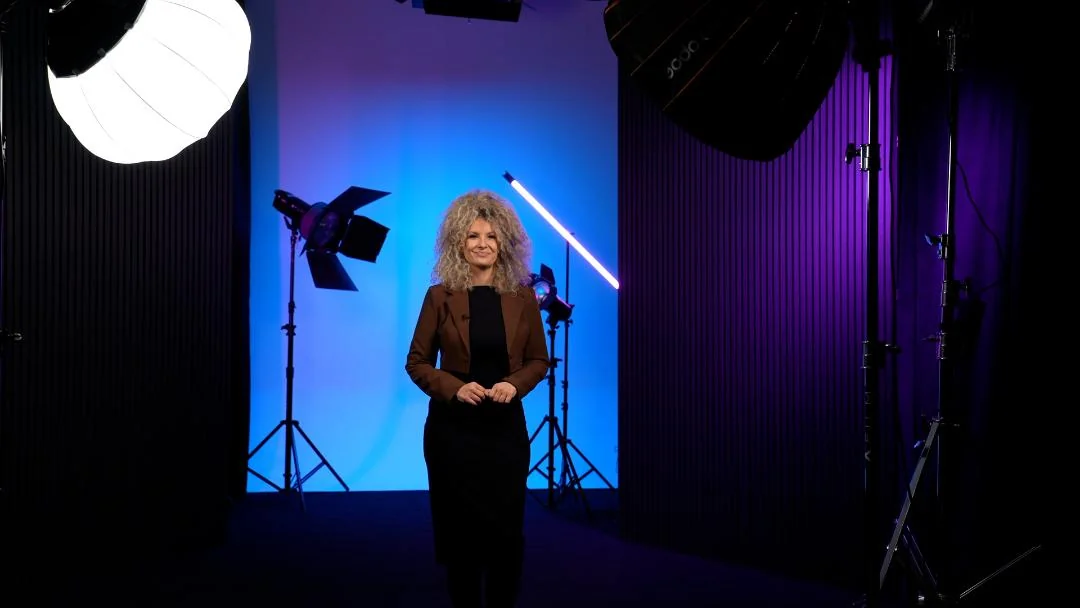 Branislava Lovre in the studio during the production of AImpactful video content